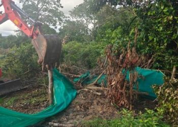 Encroachments cleared, 2,500 Sq. m govt land reclaimed at Attom Pahar