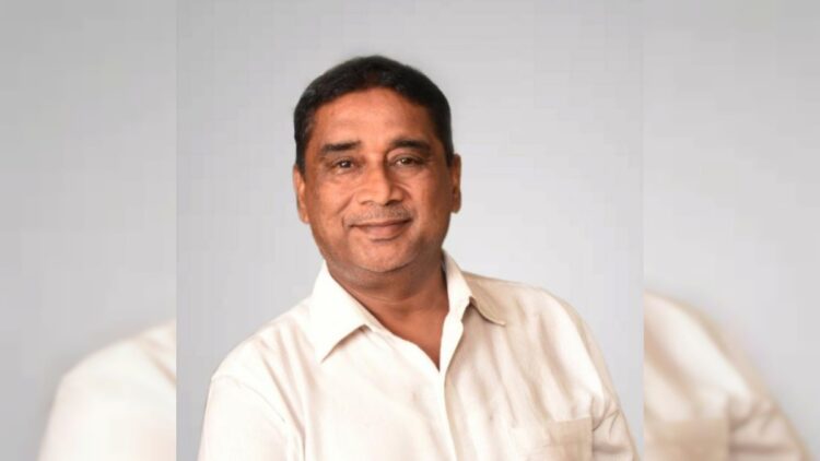 Bhasker Objects to misuse of Govt Staff as Crowd Mobilisers